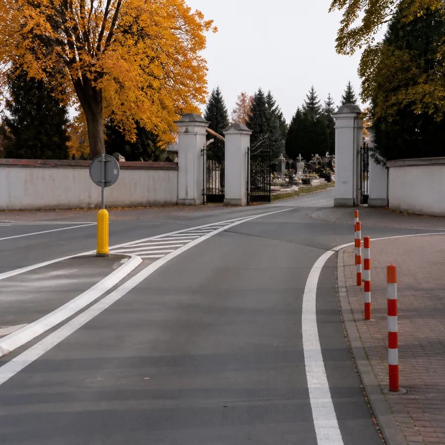 Nowe zasady poruszania się w rejonie słupeckiego cmentarza na początku listopada